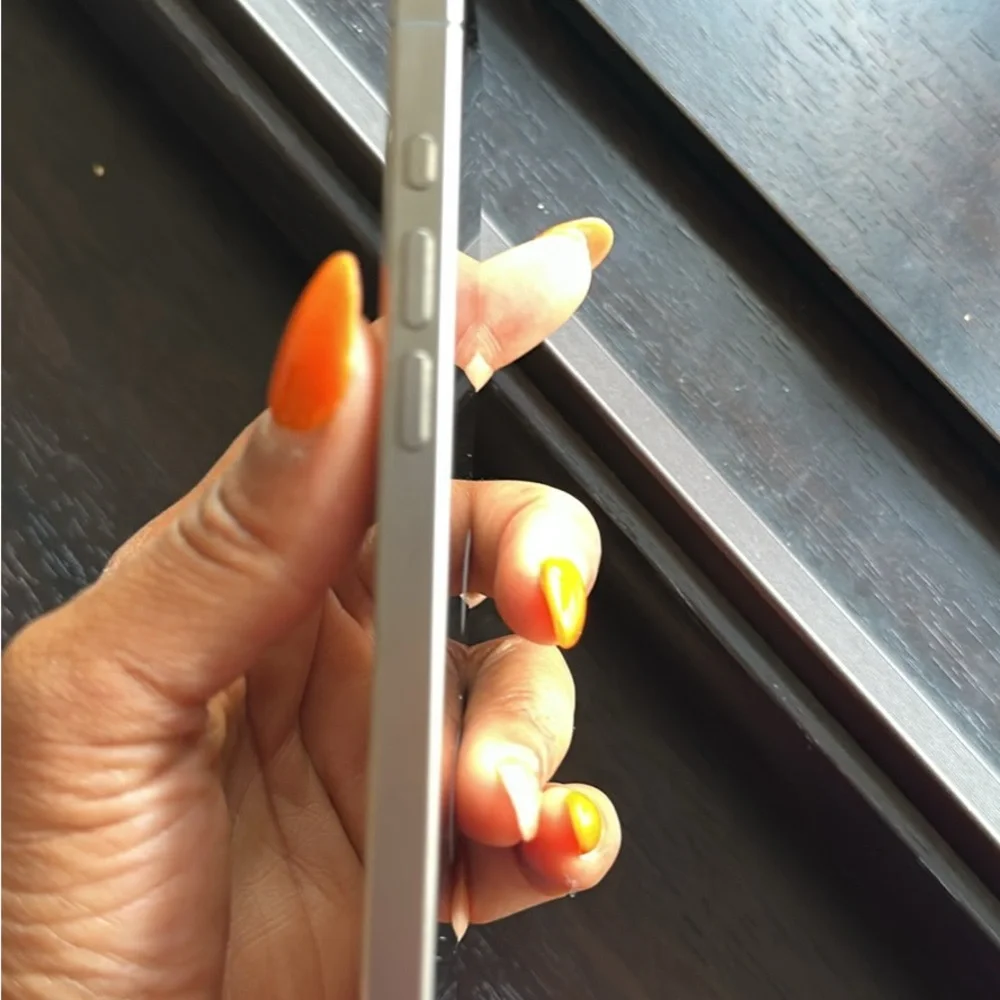 Apple iPhone in Sleek Silver